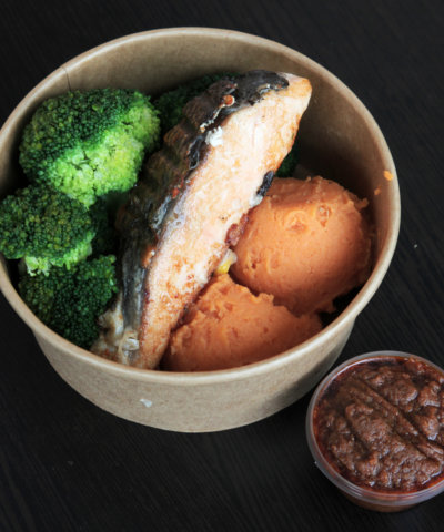 sous vide salmon bowl’s with pasta & vege of the day (marinara) (copy)