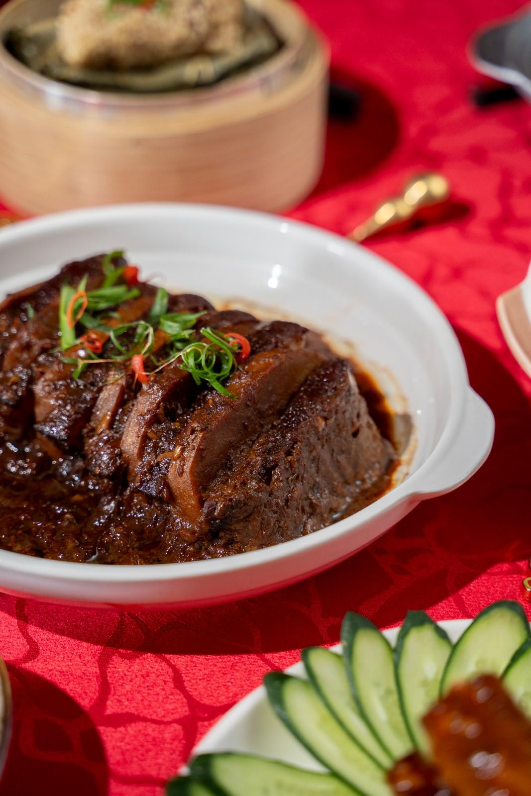 琥珍古香盐焗鸡 amber essence salt baked chicken (copy)